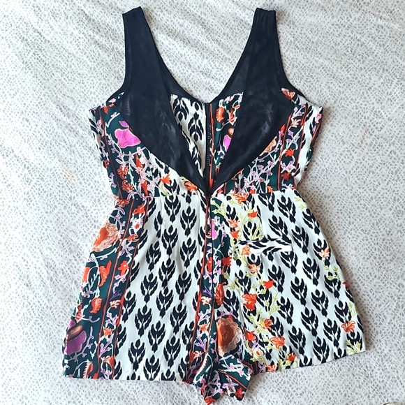 Rubber Ducky Medium Large NWT Floral Print Sleeveless V-neck Romper Pockets - Picture 1 of 5